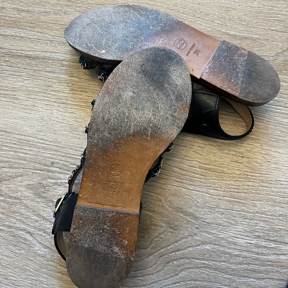 Chanel Size 39 Black Leather Gold Chain Sandals - Picture 6 of 7